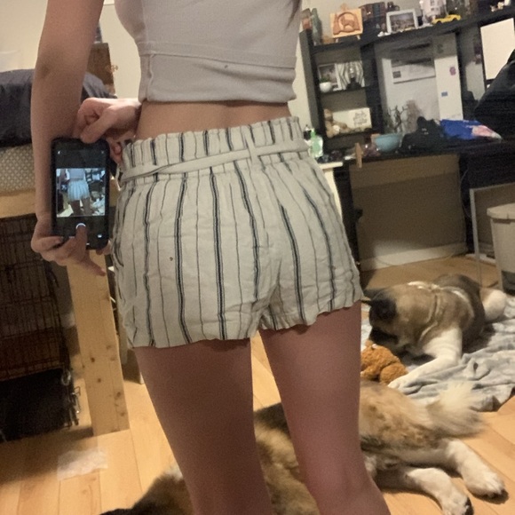 Striped shorts - Picture 2 of 4